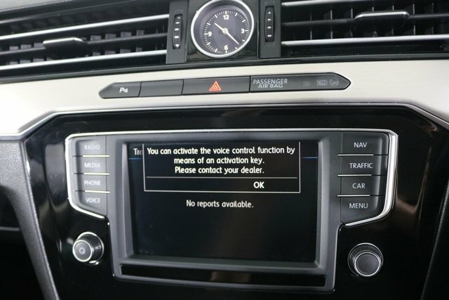 Volkswagen Passat Passat Gt Tdi Bluemotion Technology White #43
