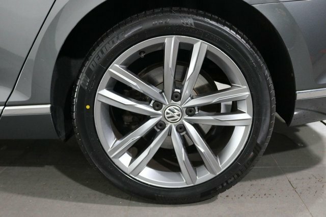 Volkswagen Passat Passat Gt Tdi Bluemotion Technology White #16