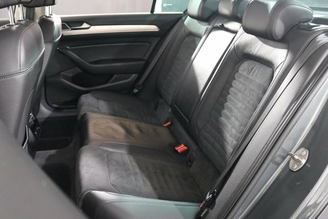 Volkswagen Passat Passat Gt Tdi Bluemotion Technology White #23