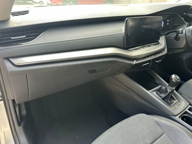 Skoda Octavia 2022 1.5 Tsi Se Blue #19