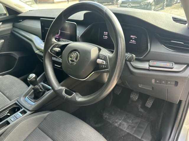 Skoda Octavia 2022 1.5 Tsi Se Blue #18