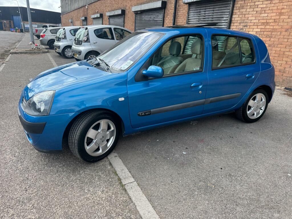 Renault Clio Privilege Blue #6