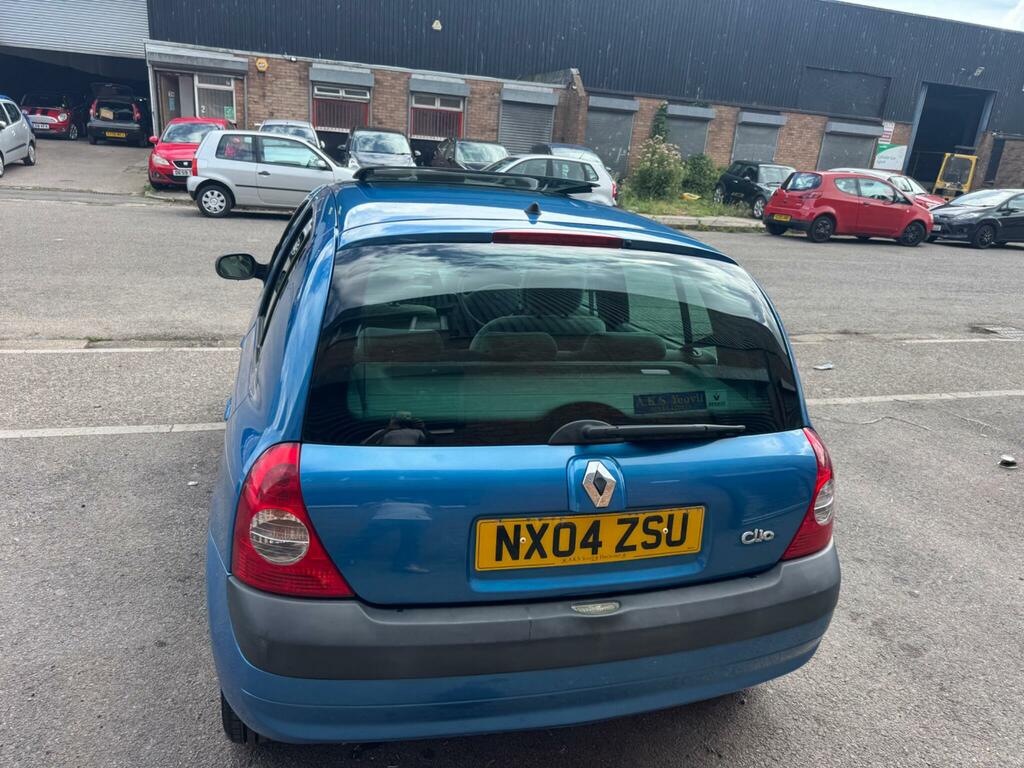 Renault Clio Hatchback 1.4 16V Privilege 200404 Silver #9