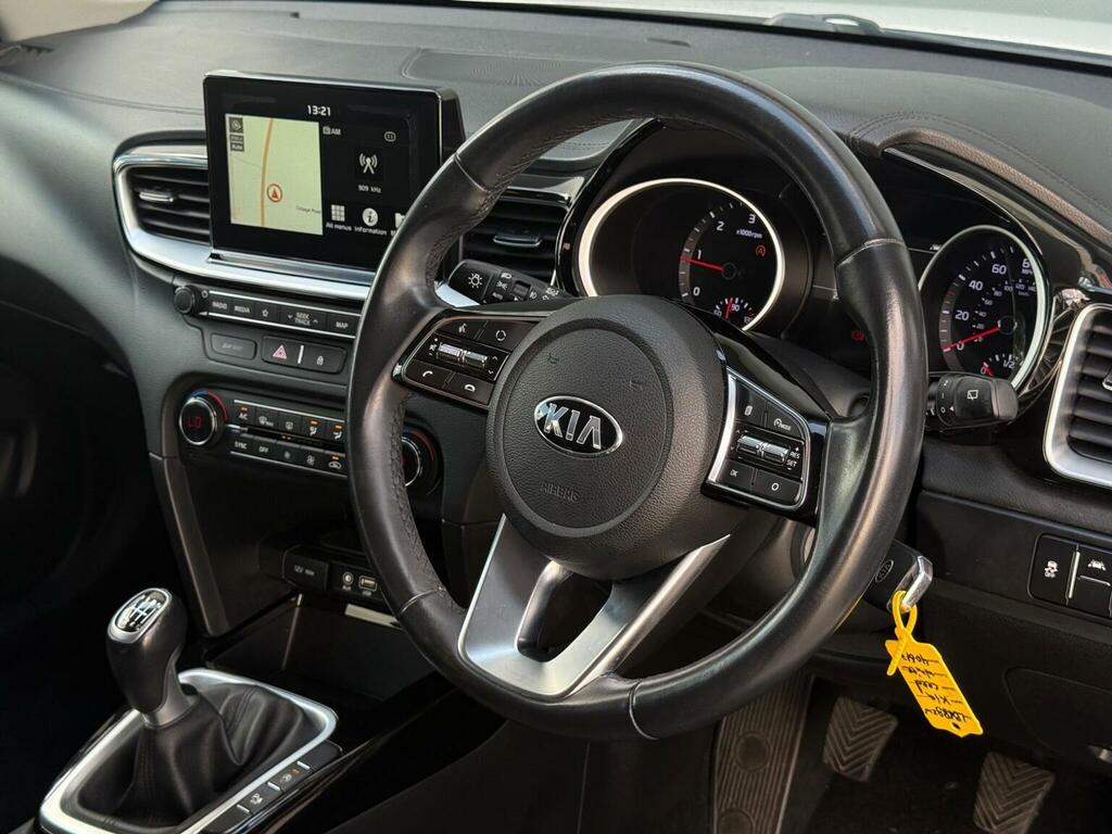 Kia Ceed 1.6 Crdi 3 Euro 6 Ss White #2