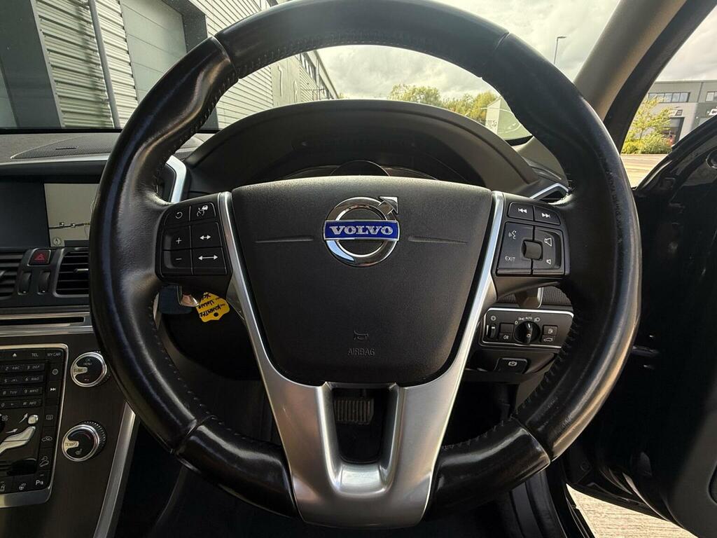 Volvo XC60  White #29