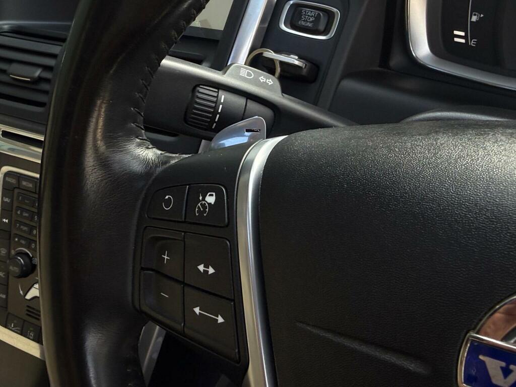 Volvo XC60  White #27