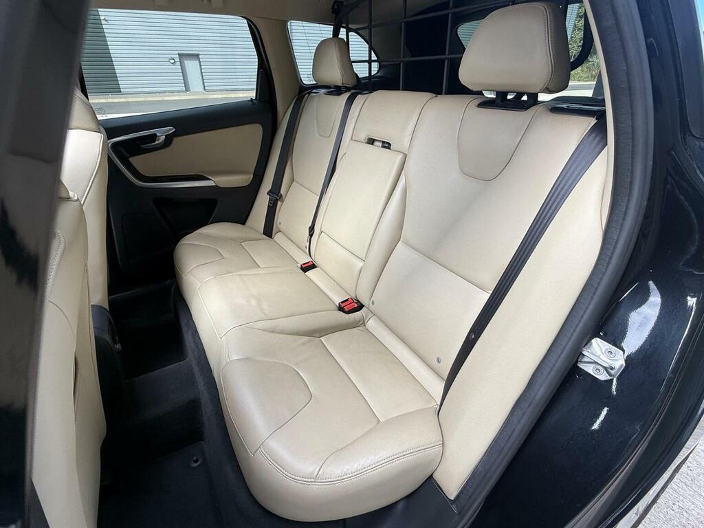 Volvo XC60  White #44