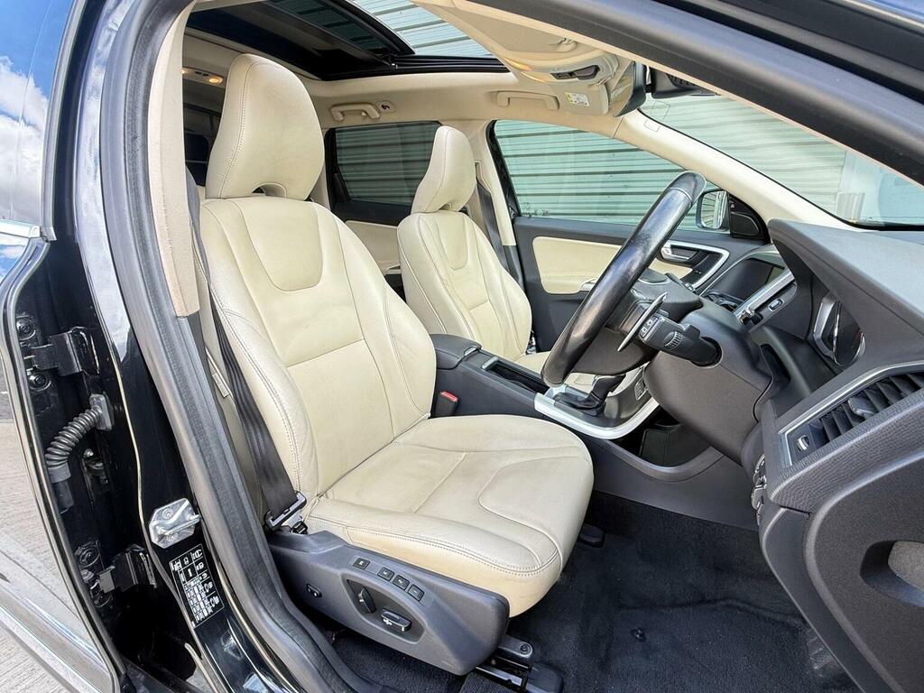 Volvo XC60  White #23