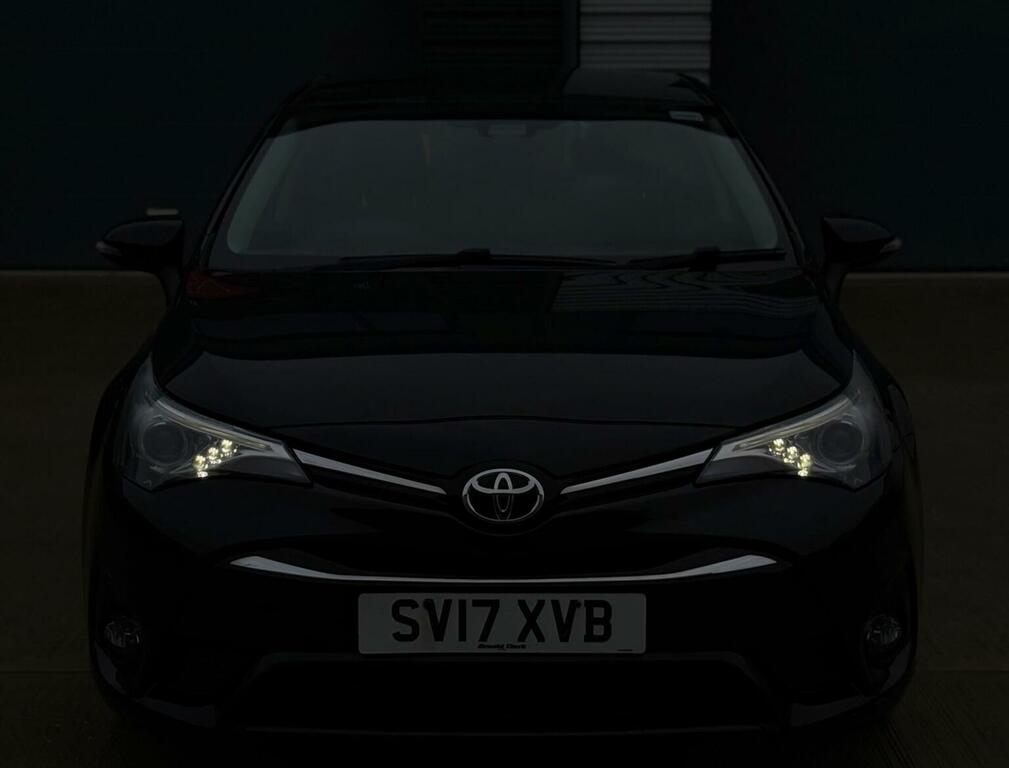Toyota Avensis 1.8 V-matic Business Edition Euro 6 Black #2