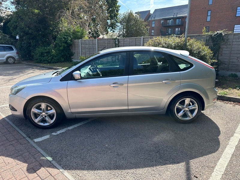 Ford Focus Zetec Silver #2