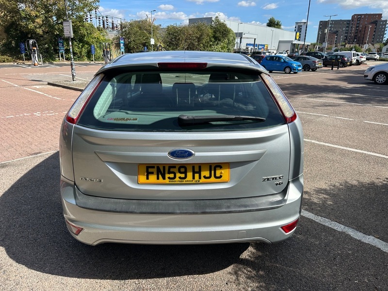 Ford Focus Zetec Silver #4