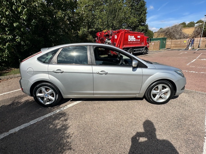 Ford Focus Zetec Silver #3