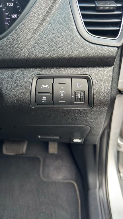 Hyundai I20 I20 Play Mpi White #48