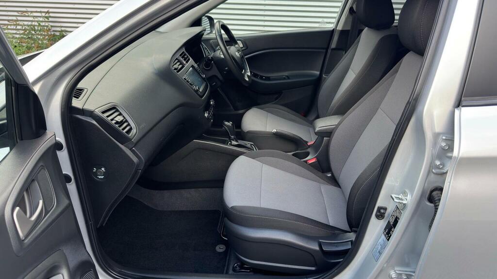 Hyundai I20 I20 Play Mpi White #14
