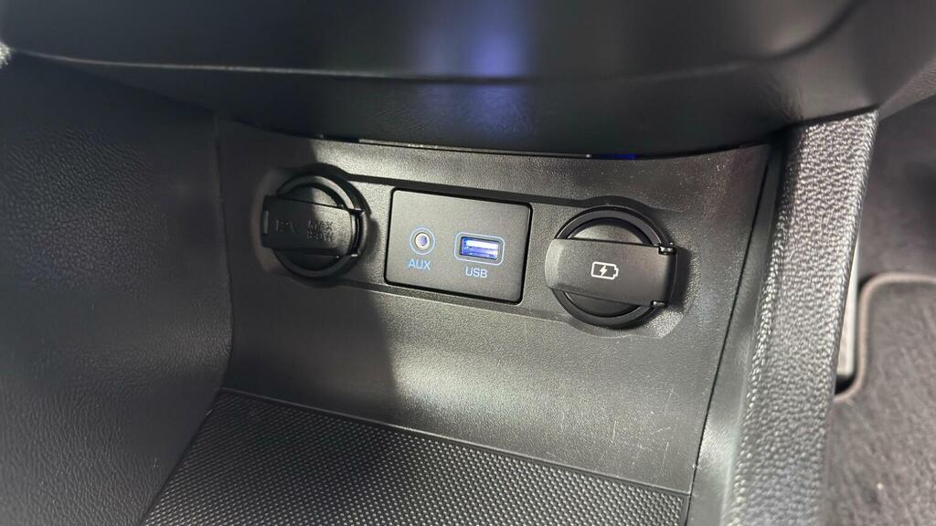 Hyundai I20 I20 Play Mpi White #29