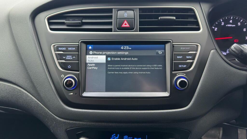 Hyundai I20 I20 Play Mpi White #33