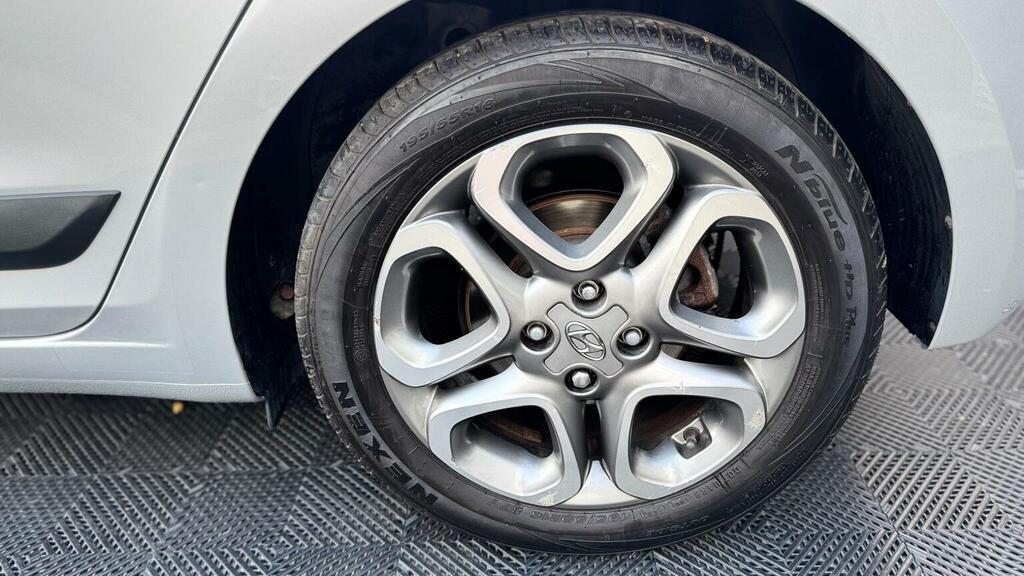 Hyundai I20 I20 Play Mpi White #56