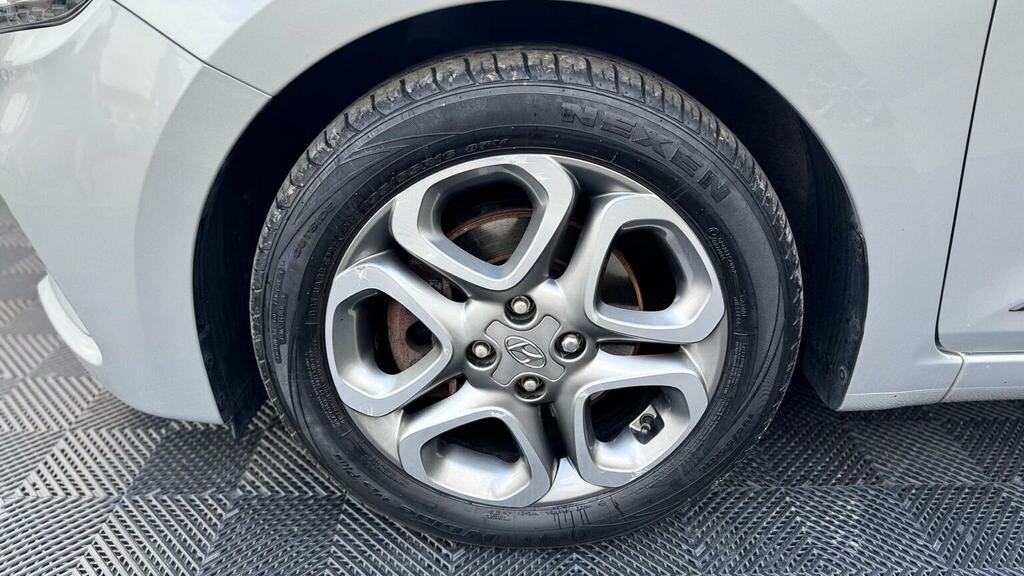 Hyundai I20 I20 Play Mpi White #57