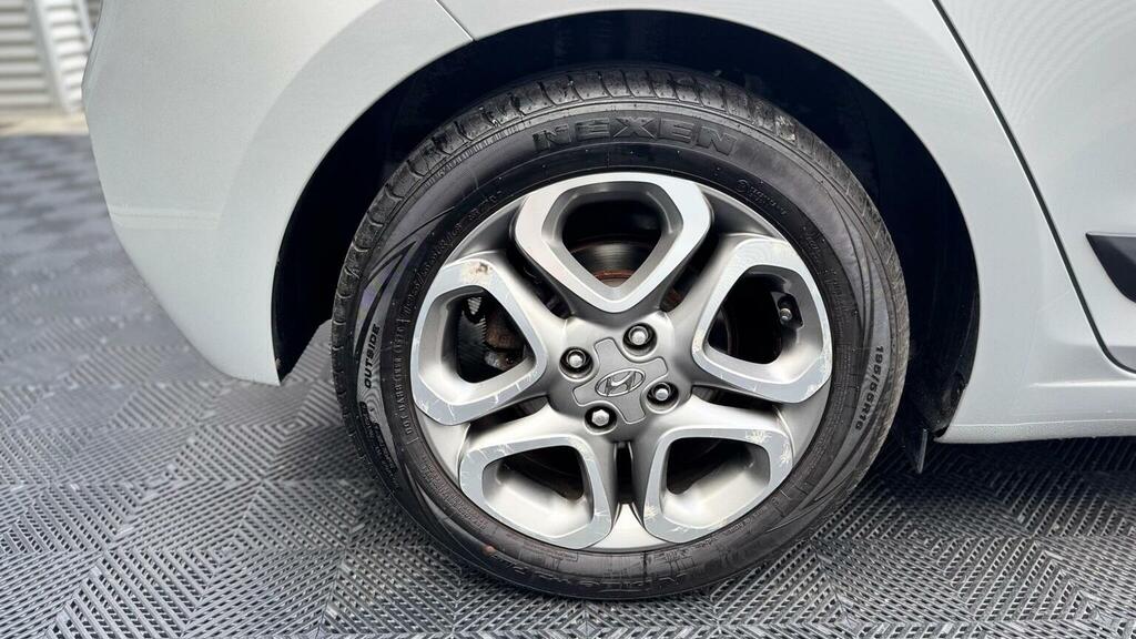 Hyundai I20 I20 Play Mpi White #54