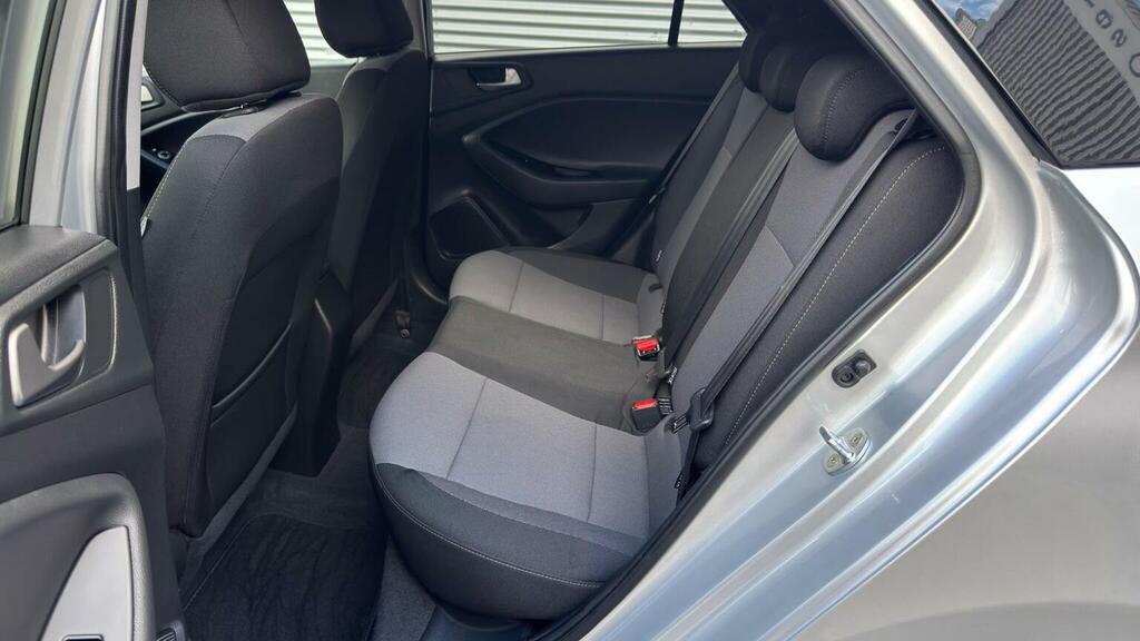 Hyundai I20 I20 Play Mpi White #21