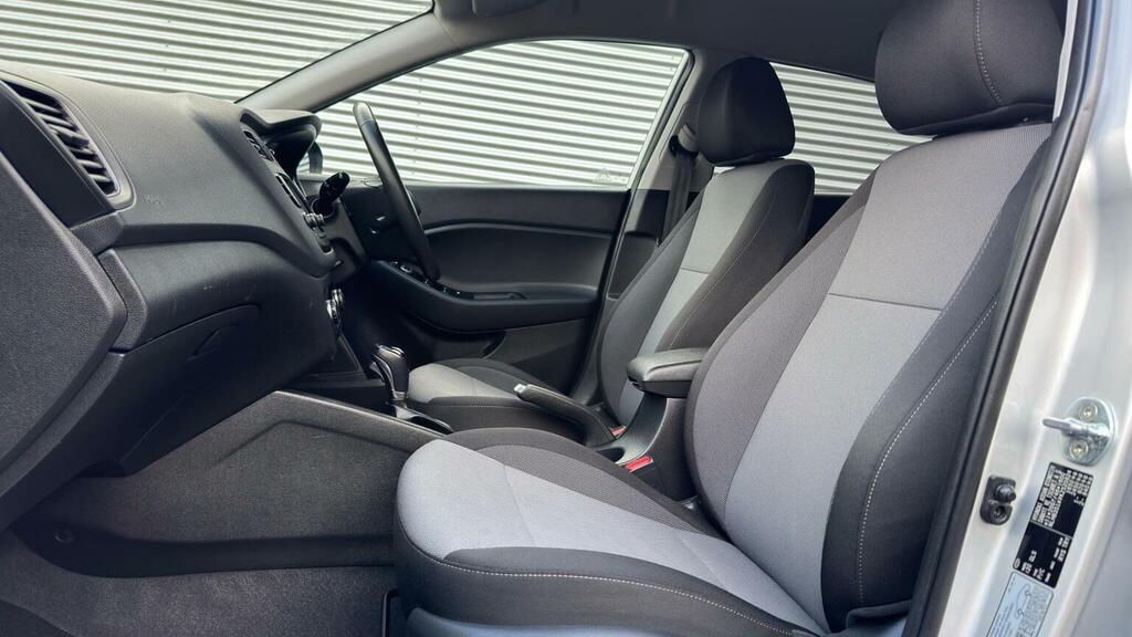 Hyundai I20 I20 Play Mpi White #15