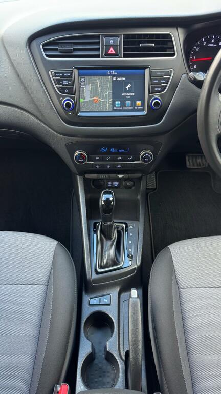 Hyundai I20 I20 Play Mpi White #27