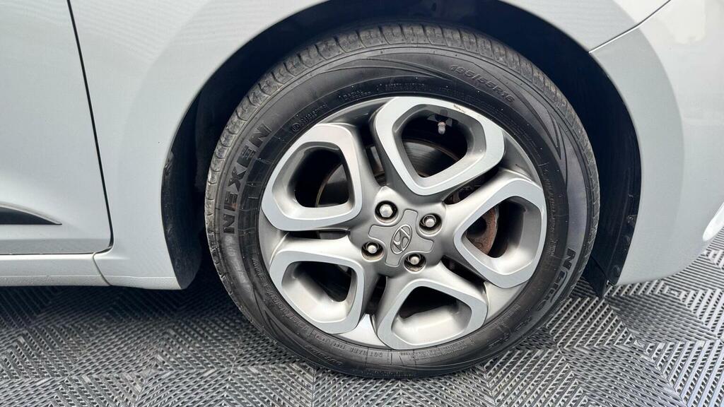 Hyundai I20 I20 Play Mpi White #55