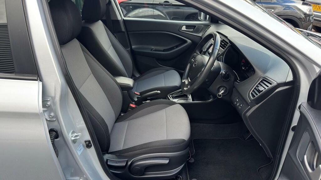 Hyundai I20 I20 Play Mpi White #17