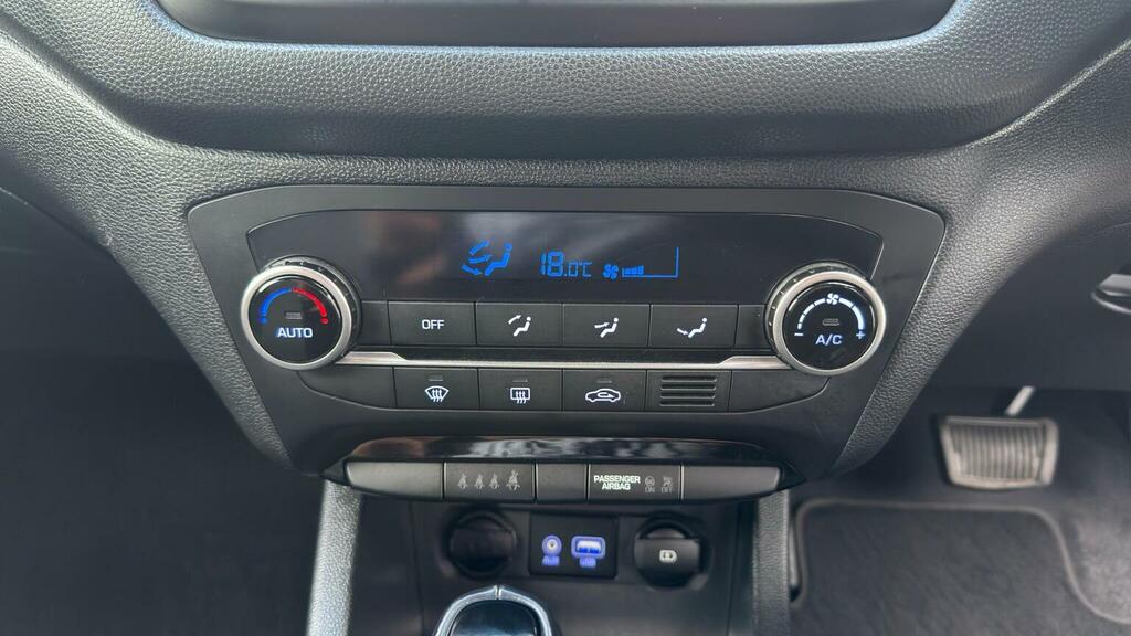 Hyundai I20 I20 Play Mpi White #30
