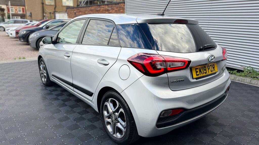 Hyundai I20 I20 Play Mpi White #9