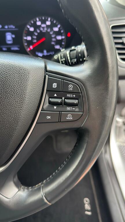 Hyundai I20 I20 Play Mpi White #42