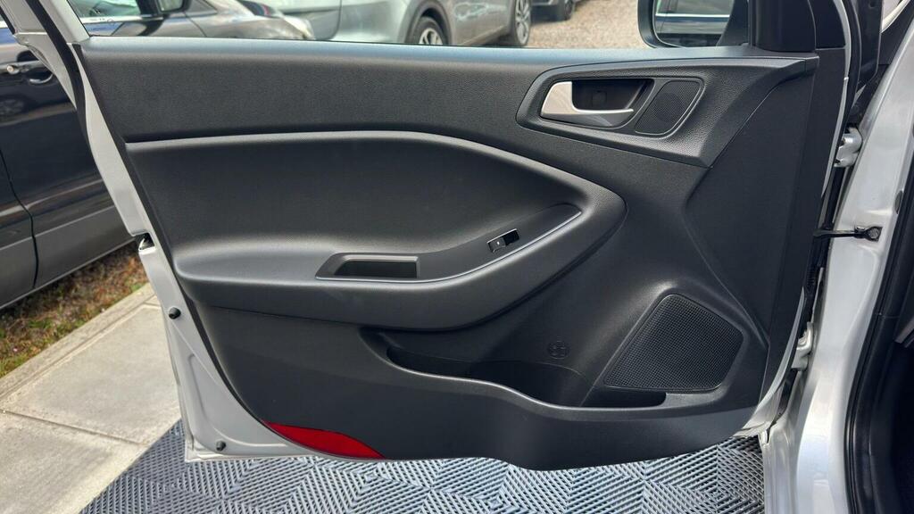 Hyundai I20 I20 Play Mpi White #51