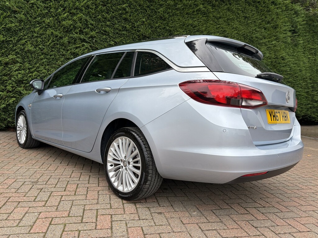 Vauxhall Astra 1.6 Cdti Blueinjection Elite Nav YH67HBK Silver #2