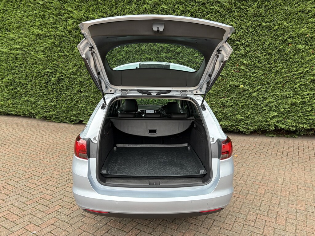 Vauxhall Astra 1.6 Cdti Blueinjection Elite Nav YH67HBK Silver #3