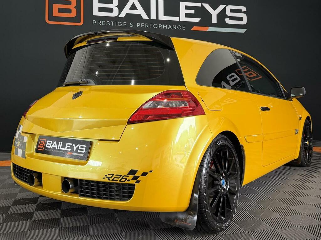 Renault Megane 2.0T Team F1 Team R26 Yellow #6