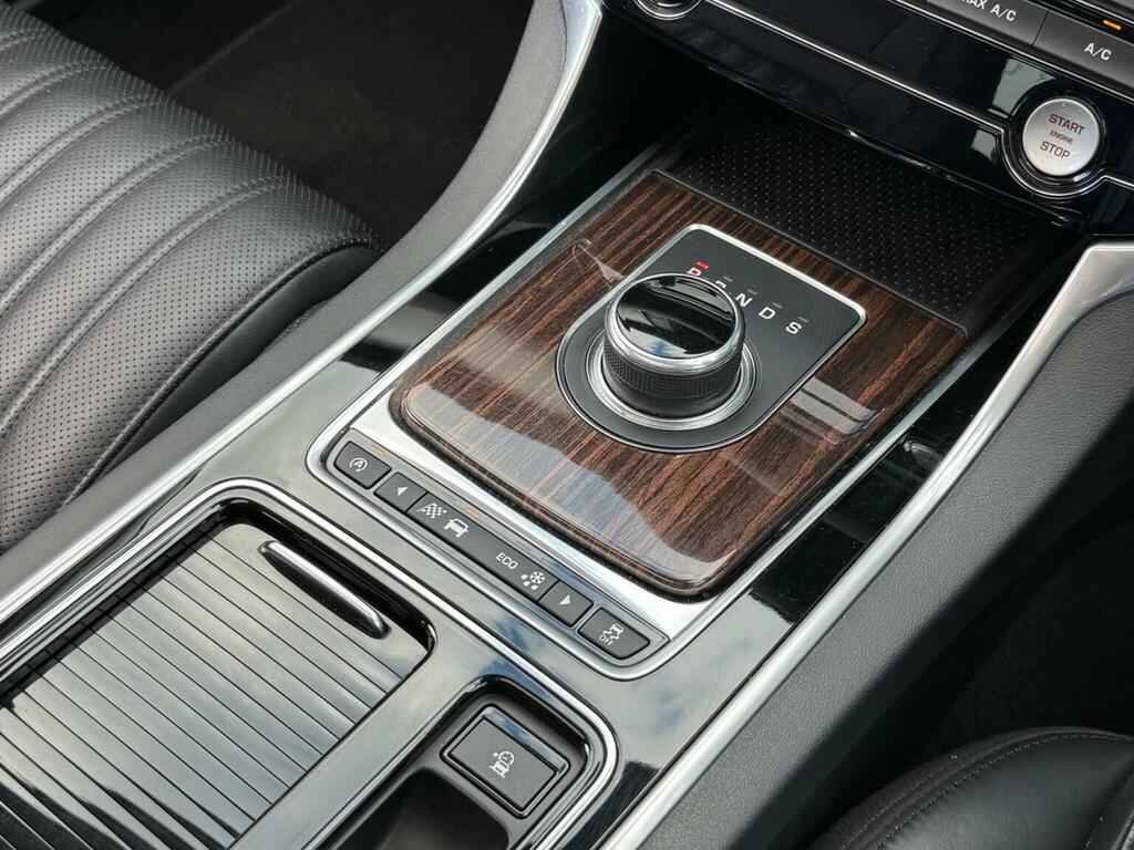 Jaguar XF White #8