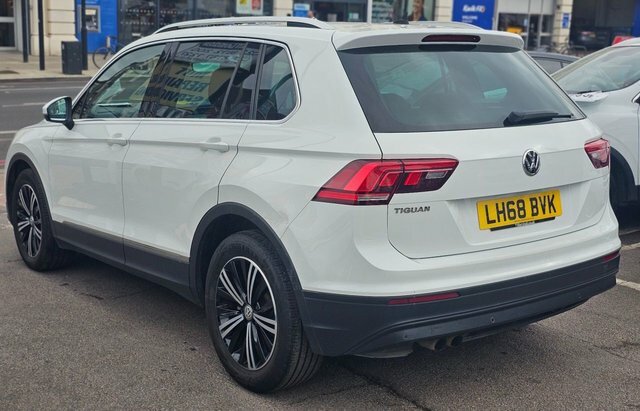 Volkswagen Tiguan 1.4 Tsi Se Navigation Suv Euro 6 White #5