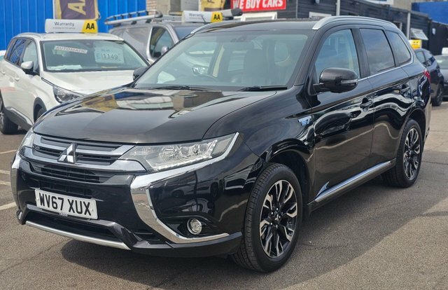 Mitsubishi Outlander 2.0H 12Kwh 4H Suv Plug-in Hyb Black #3