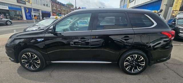 Mitsubishi Outlander 2.0H 12Kwh 4H Suv Plug-in Hyb Black #4