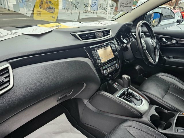Nissan Qashqai N-tec White #25