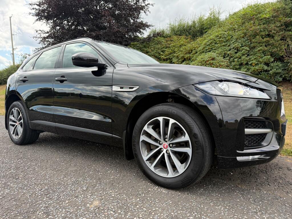 Jaguar F-Pace Chequered Flag Grey