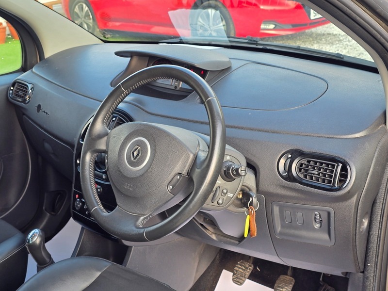 Renault Grand Modus Dynamique Red #17
