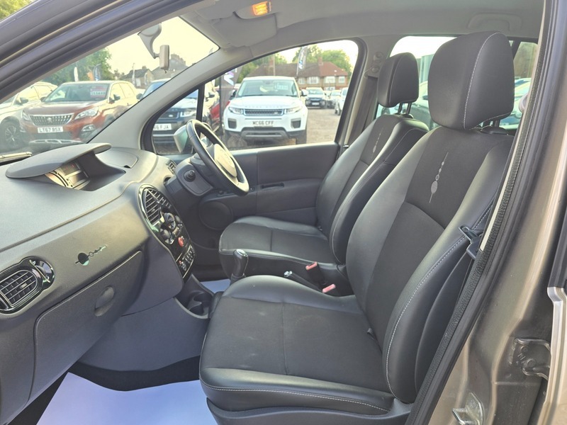 Renault Grand Modus Dynamique Red #11
