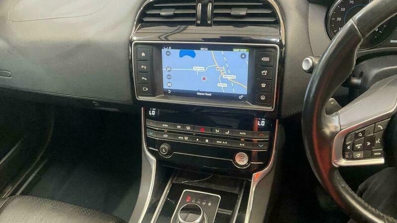 Jaguar XE 2.0D Portfolio Awd Grey #3