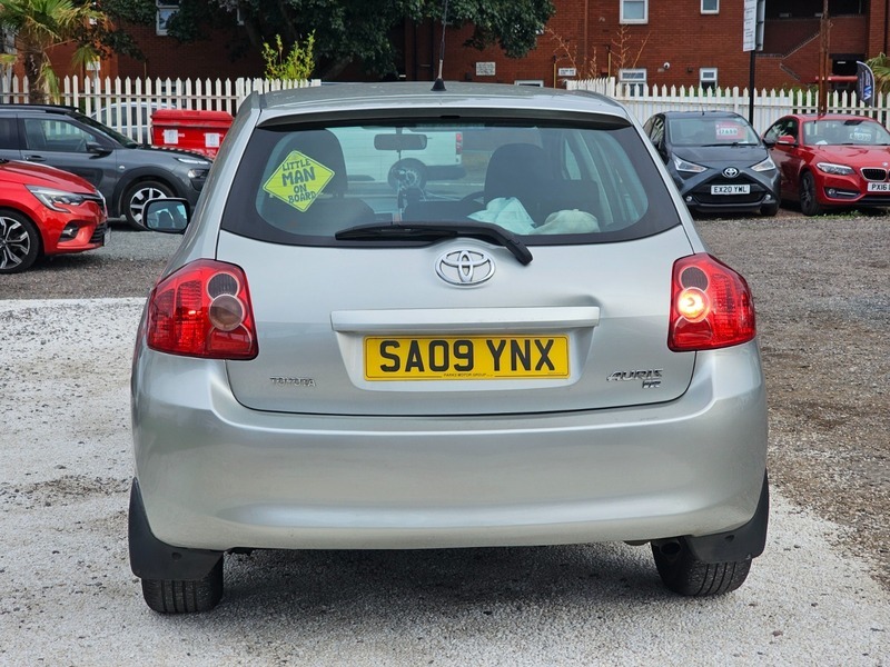 Toyota Auris 1.6 V-matic Tr Silver #6