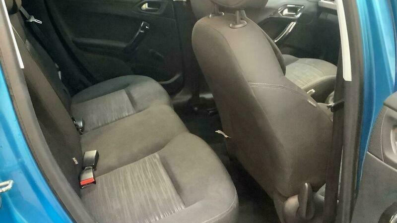 Peugeot 208 Active Silver #7