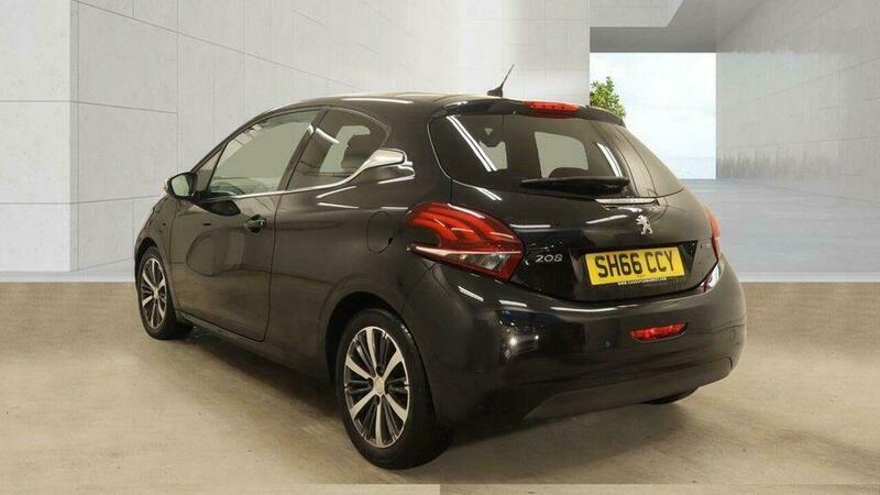 Peugeot 208 1.2 Puretech Allure Euro Black #5