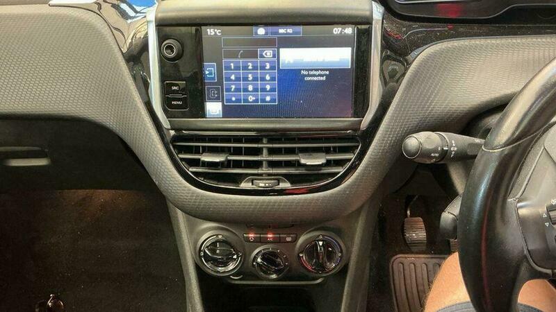 Peugeot 208 1.2 Puretech Allure Euro Black #3