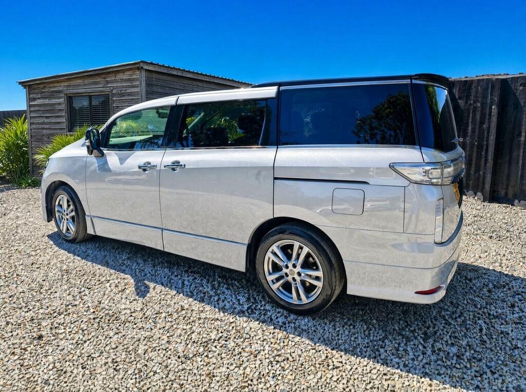 Nissan Elgrand 2.5 7 Seats Appleandroid Carplay White #6