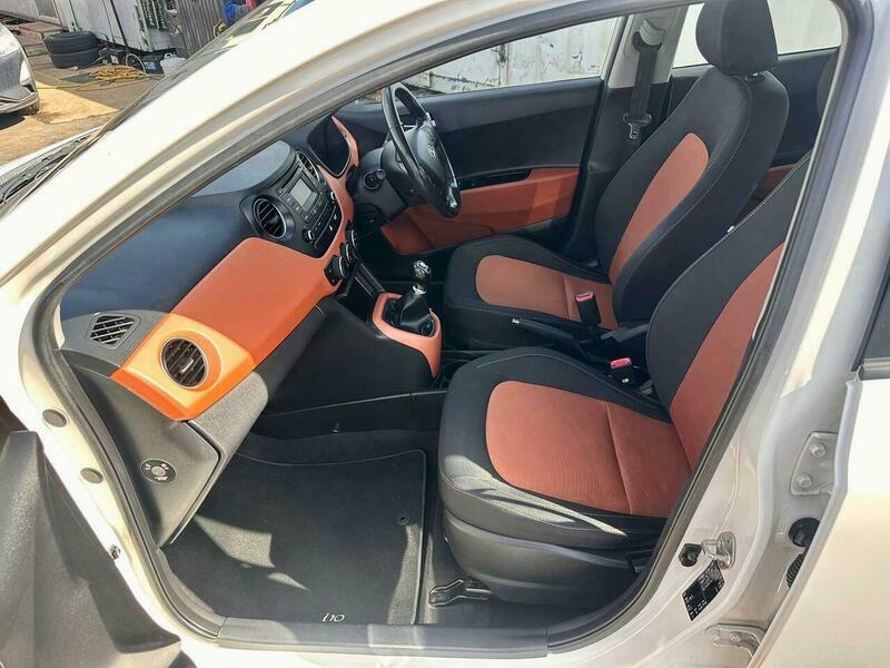 Hyundai I10 Hatchback White #19